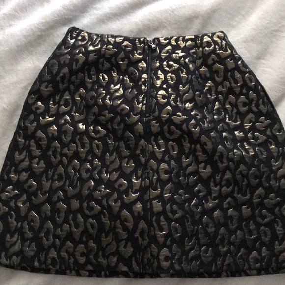 Kenneth Cole Gold Metallic Leopard Skirt - Picture 3 of 6
